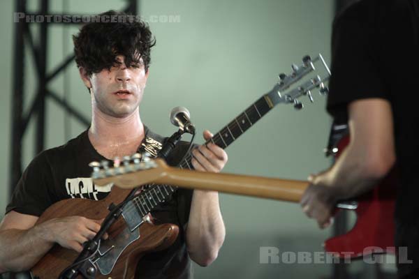 FOALS - 2008-07-06 - PARIS - Hippodrome de Longchamp - Yannis Philippakis